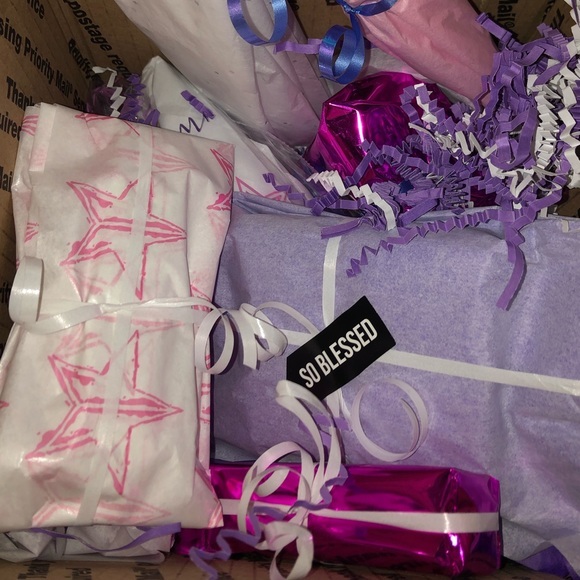 M̷y̷s̷t̷e̷r̷y̷ ̷M̷a̷k̷e̷u̷p̷ ̷B̷o̷x̷ - Picture 7 of 16